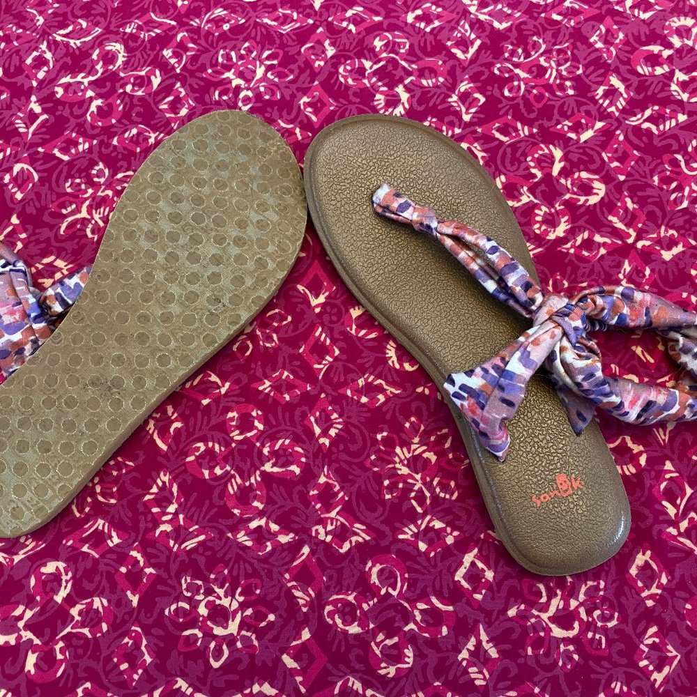 Sanuk Yoga Sling multi colored flip flops - size 7
